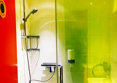 女の子到着後、シャワーへのご誘導があるかと思います。(もし先にシャワーへお入りのお客様もお手数ですが、もう一度お入り頂きますのでご了承くださいませ)